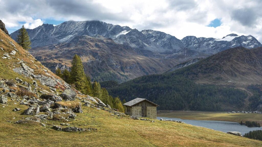 Tonglu Trek mountain hut with Himalayan landscape